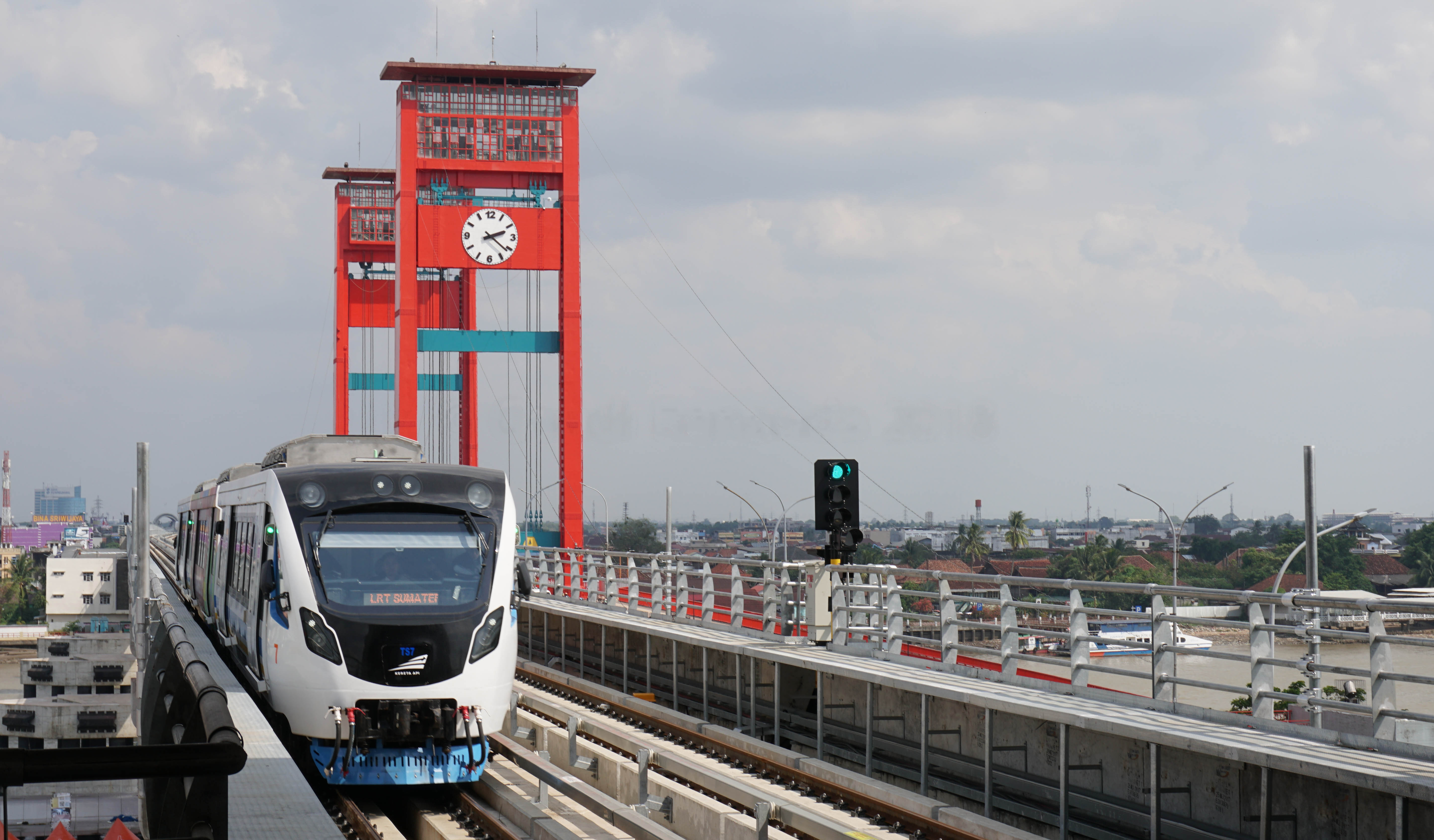 Antisipasi Lonjakan Penumpang Jelang Libur Lebaran 2024, LRT Sumsel Tambah 8 Perjalanan, Berikut Jadwalnya