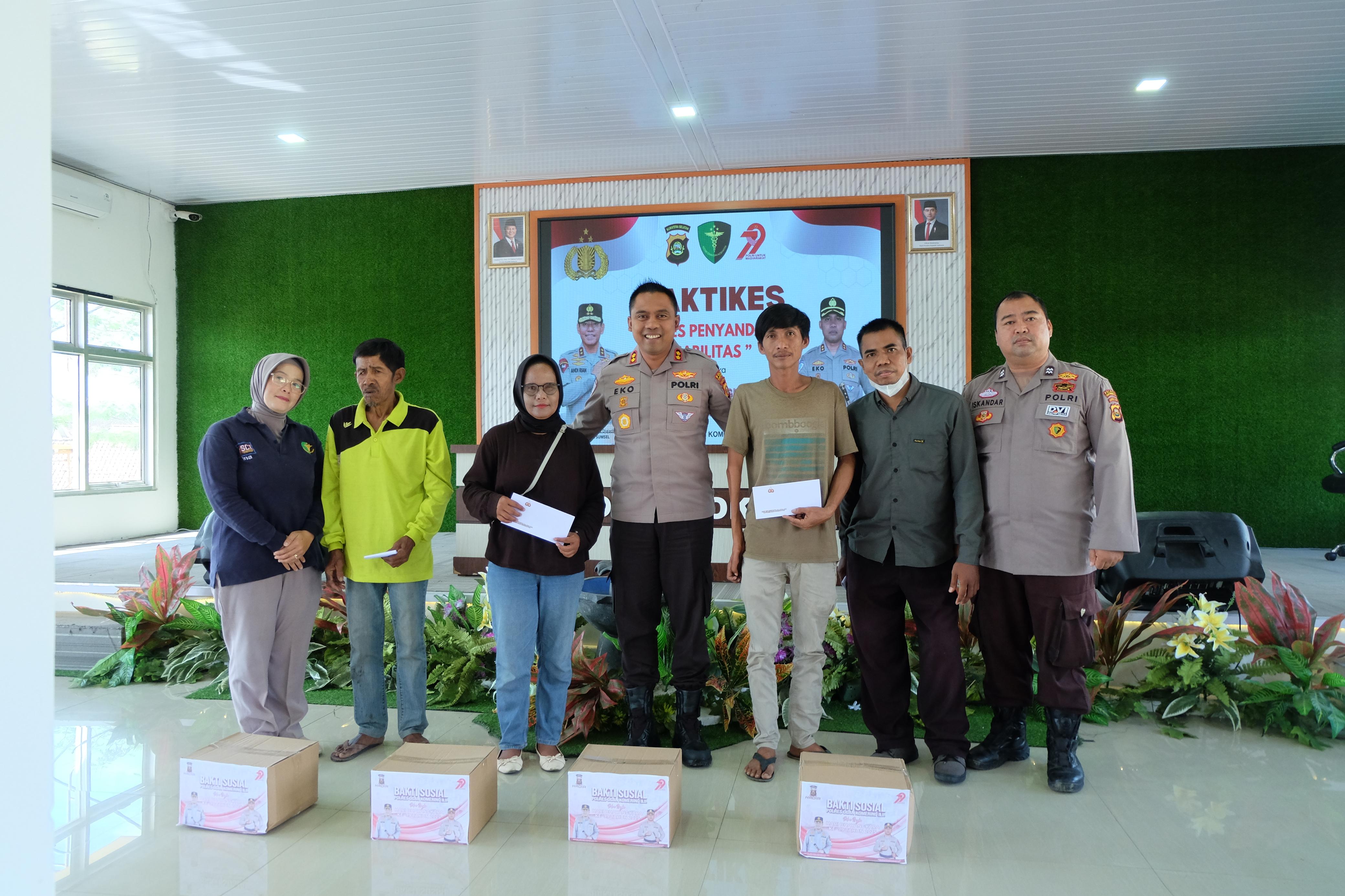 Polres OKI Bakti Kesehatan ke Penyandang Disabilitas Sambut Hari Bhayangkara ke-79