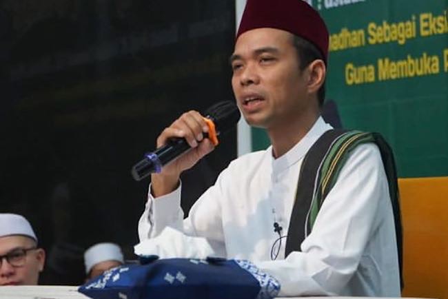 Ustaz Abdul Somad Keheranan: ‘Rasa-rasanya Baru di Masjid Al Jabbar Bandung Ini Ada 7.000 Al Quran Hilang’