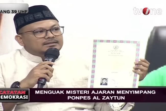 Alumni Ponpes Al Zaytun Ini Tujukkan Ijazahnya di Acara TV One, 6 Tahun Sekolah ‘Aman’ Tidak Seperti Sekarang 