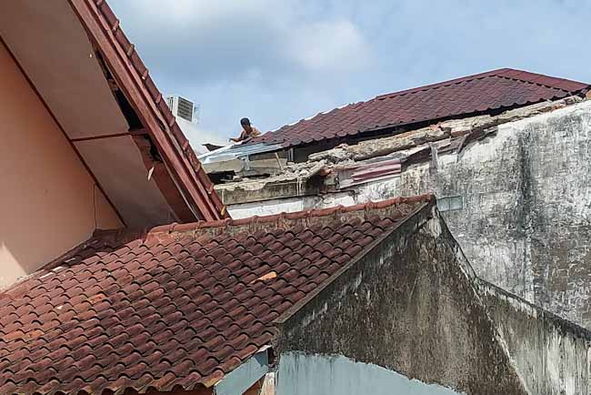 2 Pekerja Bangunan di  Palembang Tertimpa Runtuhan, 1 Tewas 
