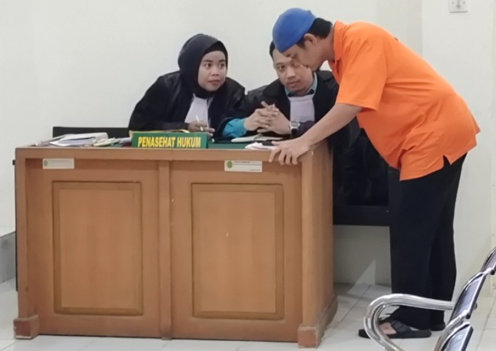 Tidak Sependapat dengan Dakwaan Pencurian Handphone, Hakim Vonis Bebas Terdakwa Andy Januardi