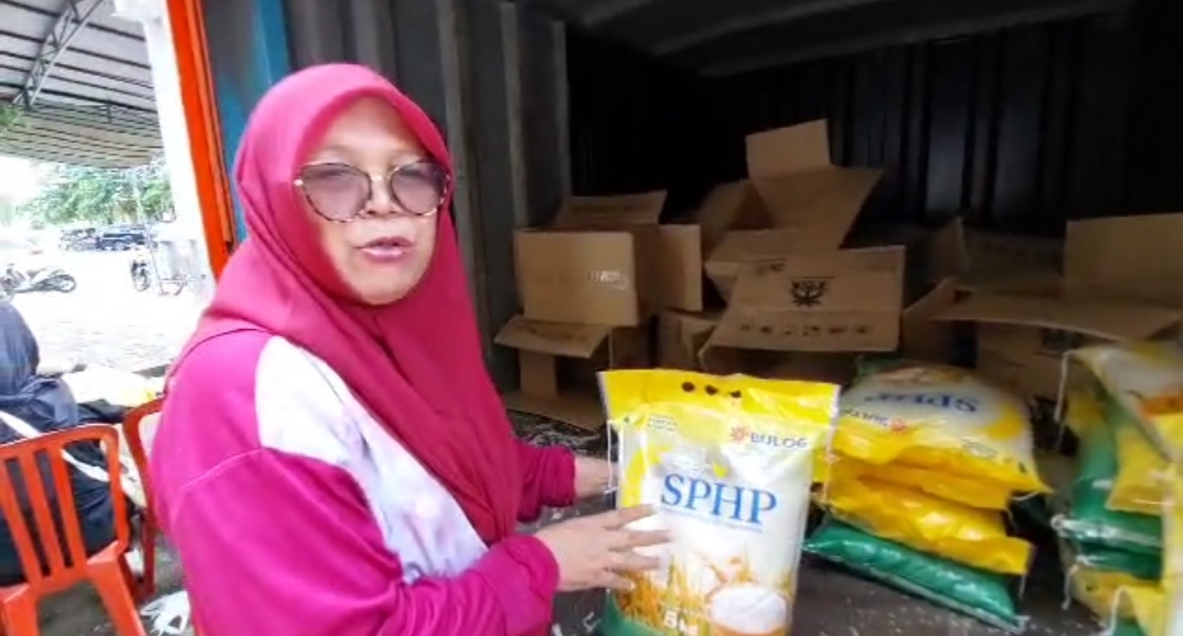 Pasar Murah Pemkab Ogan Ilir, 2 Ton Beras dan 400 Liter Minyak Goreng Ludes Diserbu Warga
