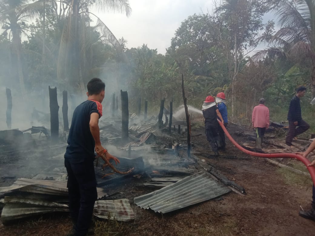 Api Hanguskan Rumah Panggung Milik Nenek Berusia 85 Tahun di OKI, Diduga Api dari Tungku Masak
