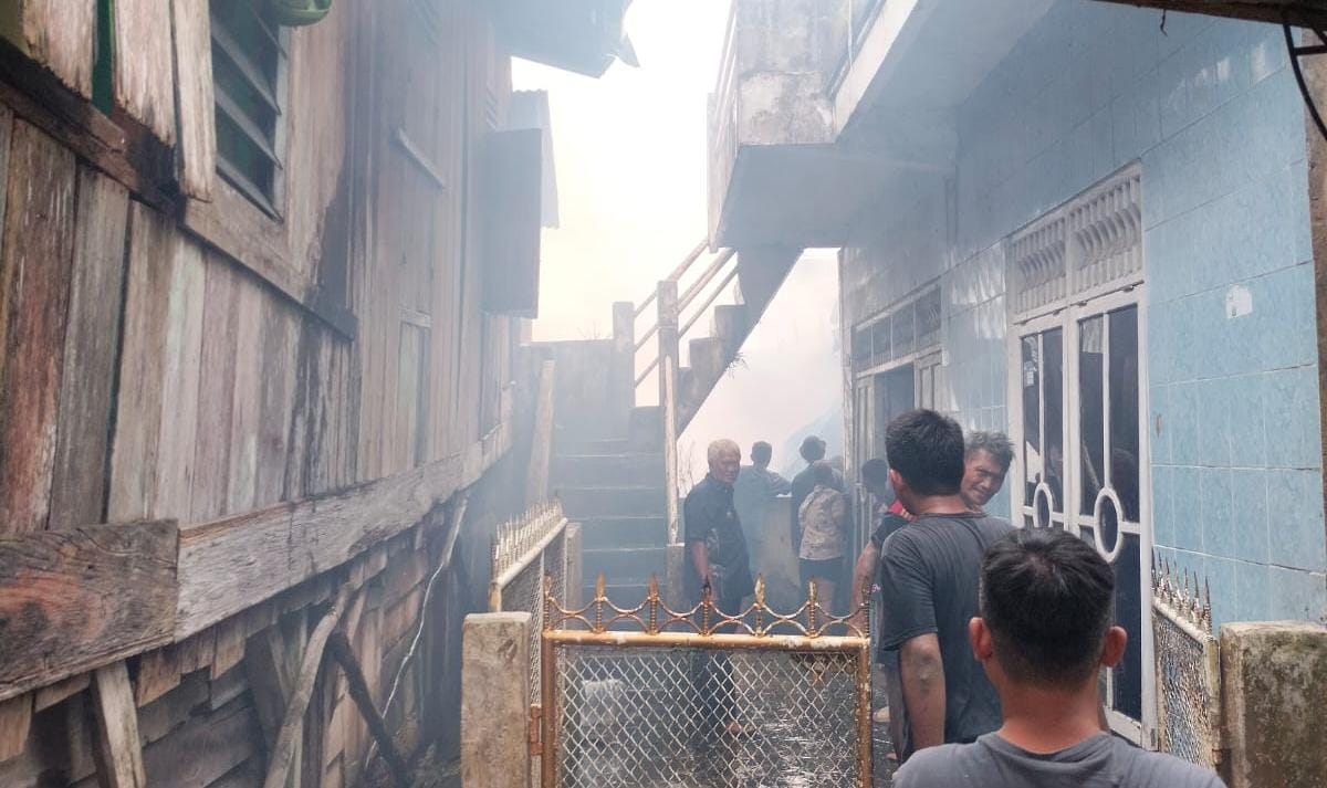 Warga di Lorong Manggar Palembang Panik Api Membesar, Dengar Suara Teriakan Minta Tolong, 1 Orang Diamankan 
