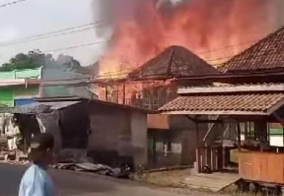 Duka di Hari Raya Idul Adha, Api Lalap Rumah Warga Ulak Paceh Musi Banyuasin