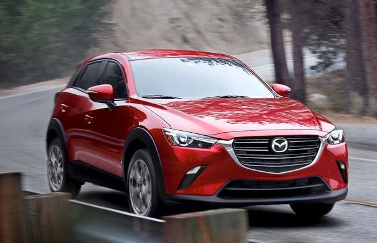 Toyota C-HR vs Mazda CX-3: Duel SUV Kompak, Mana yang Lebih Unggul?
