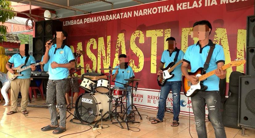 Warga Binaan Lapas Narkotika Kelas II A Muara Beliti Tunjukkan Semangat Positif Lewat Kegiatan Latihan Band