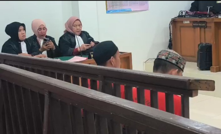 Lolos dari Ancaman Hukuman Mati, Dua Kurir 16,9 Kg Sabu Divonis Seumur Hidup