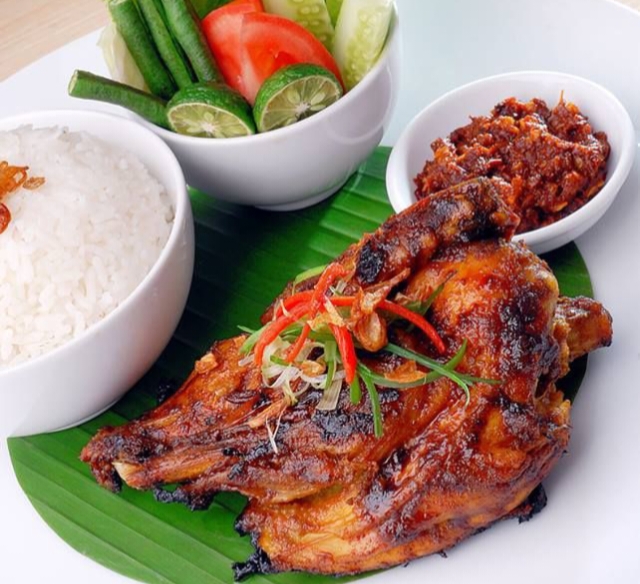Membuat Ayam Taliwang dengan Cita Rasa Khas Lombok yang Menggugah Selera, Begini Resepnya!