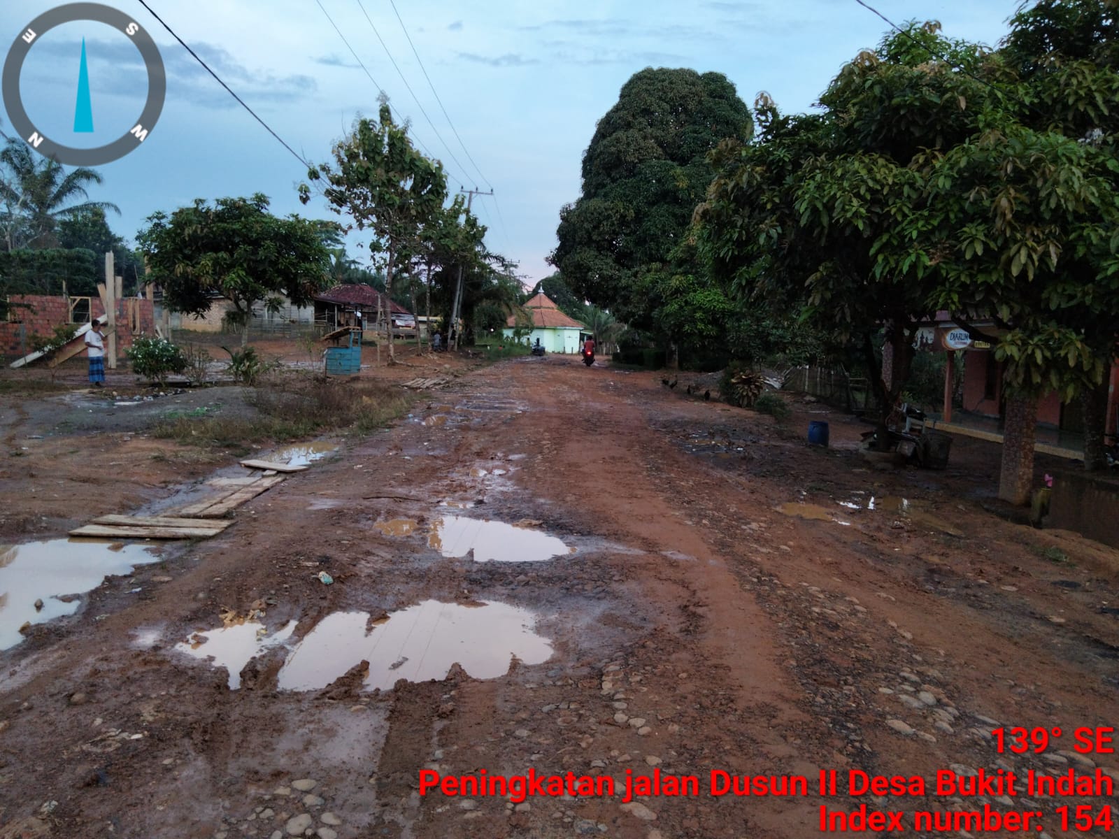 PU PR Lakukan Peningkatan Jalan di Dusun II Desa Bukit Indah Kecamatan Plakat Tinggi 