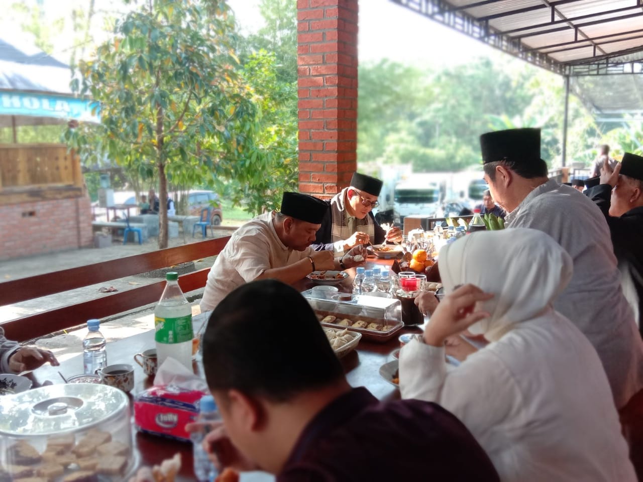 Nasi Samin Ala Wakil Rakyat, Jalin Silaturahmi Hangatkan Momen Idul Adha Bersama Bupati PALI