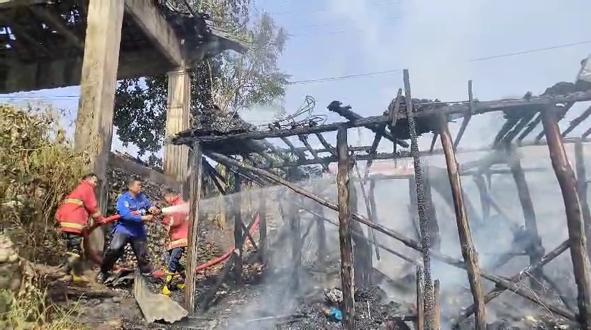 1 Unit Rumah di Ogan Ilir Ludes Terbakar, Hanya Tinggal Puing-Puing, Penghuni Rumah Sedang ke Bogor