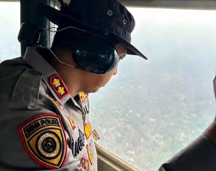 Wilayah Karhutla Dipetakan dari Udara, Kapolres OKI dan Danmen 1 Gegana Survei Pemetaan