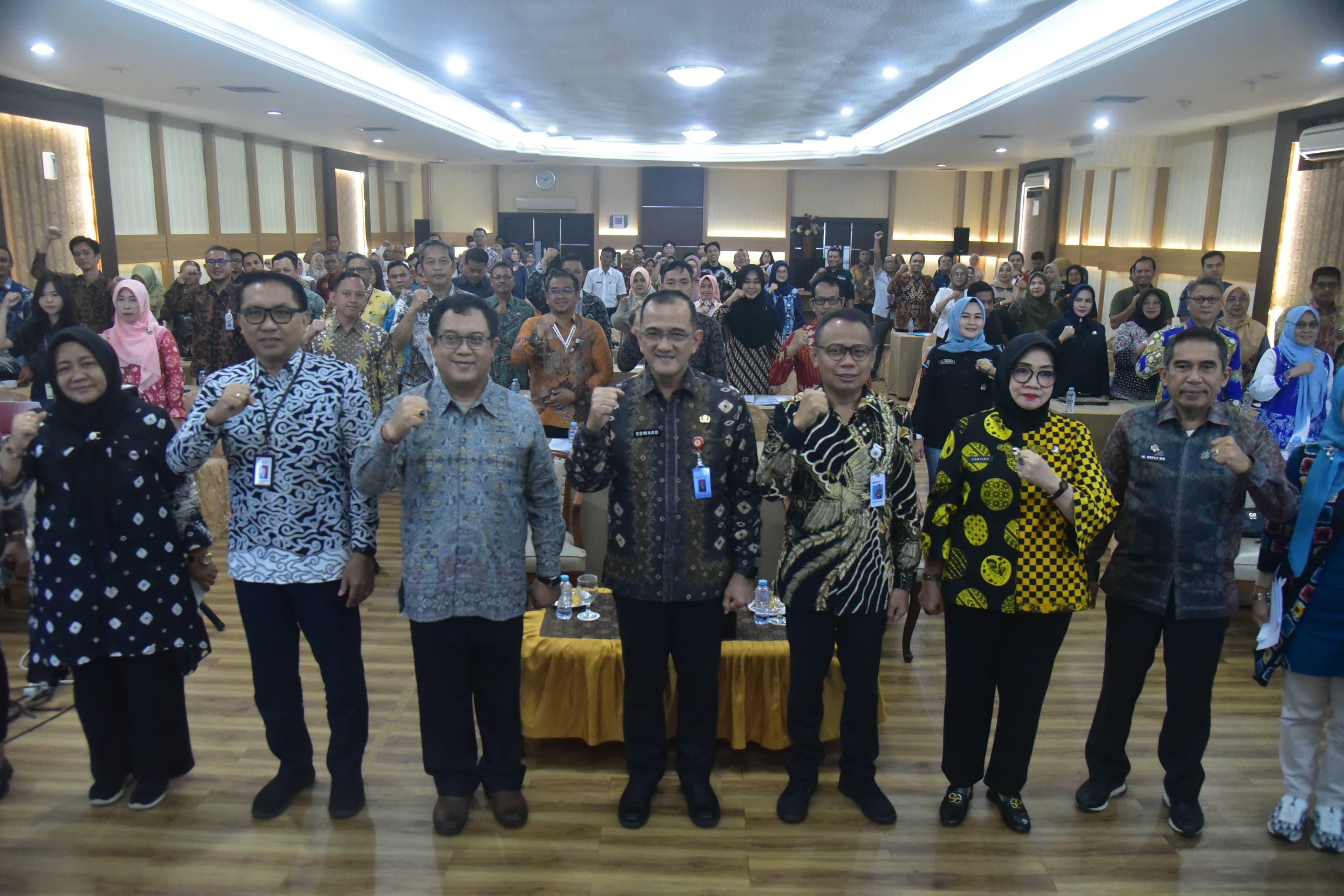 Buka Rapat Evaluasi dan Capacity Building, Pj Sekda Edward Candra: Percepat Perkembangan dan Kemajuan UMKM