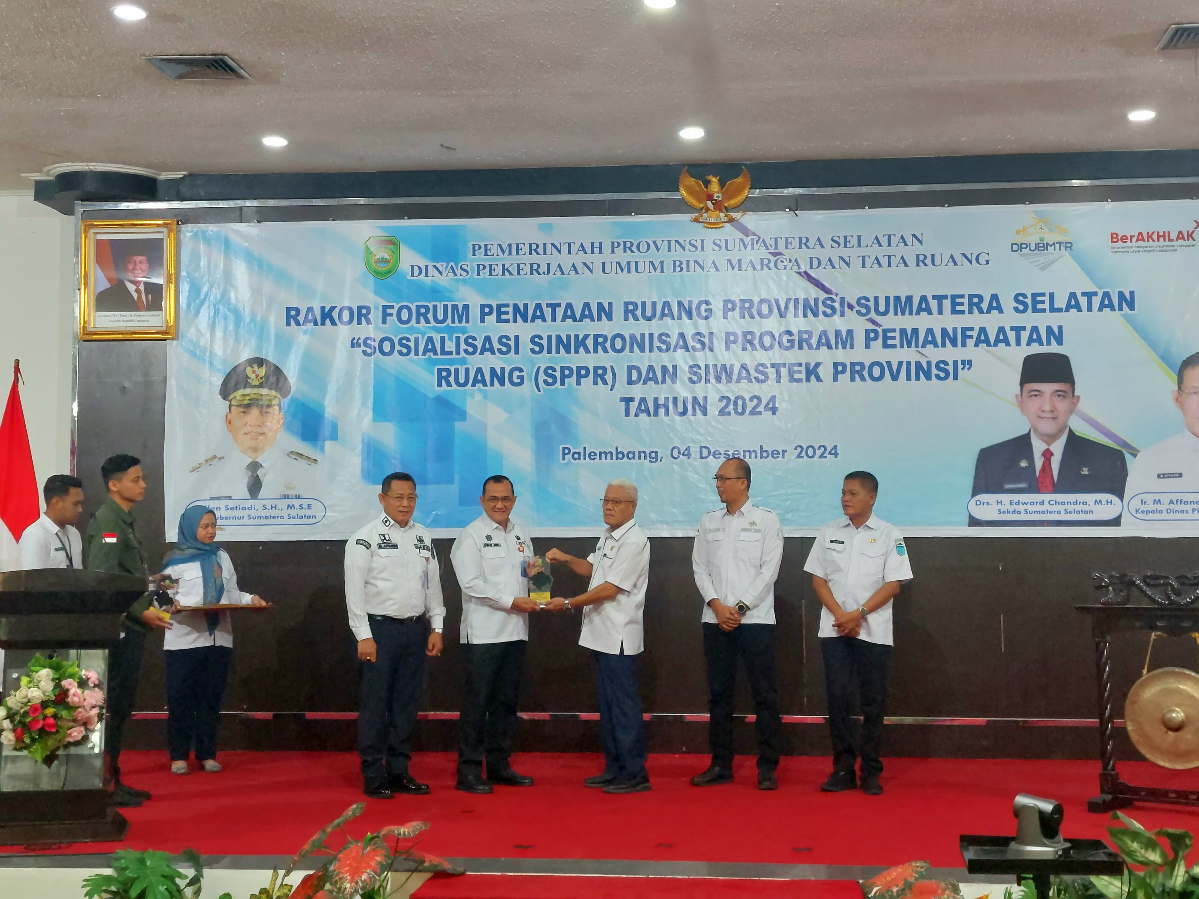 Mantap! Pemkot Palembang Raih Penghargaan Penataan Ruang Terbaik se Sumatera Selatan