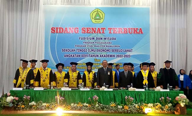 Sebanyak 48 Mahasiswa Pasca Sarjana Angkatan XXVI Tahun Akademik 2022-2023 STIE Serelo di Wisuda 