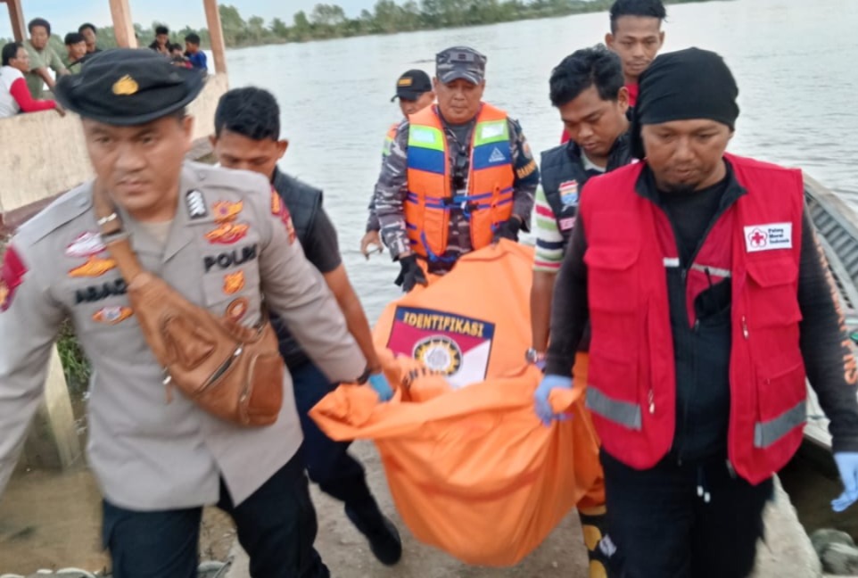 Diduga Terpeleset Saat Mandi, Wanita Ini Ditemukan Mengapung di Perairan Tanjung Lago Banyuasin