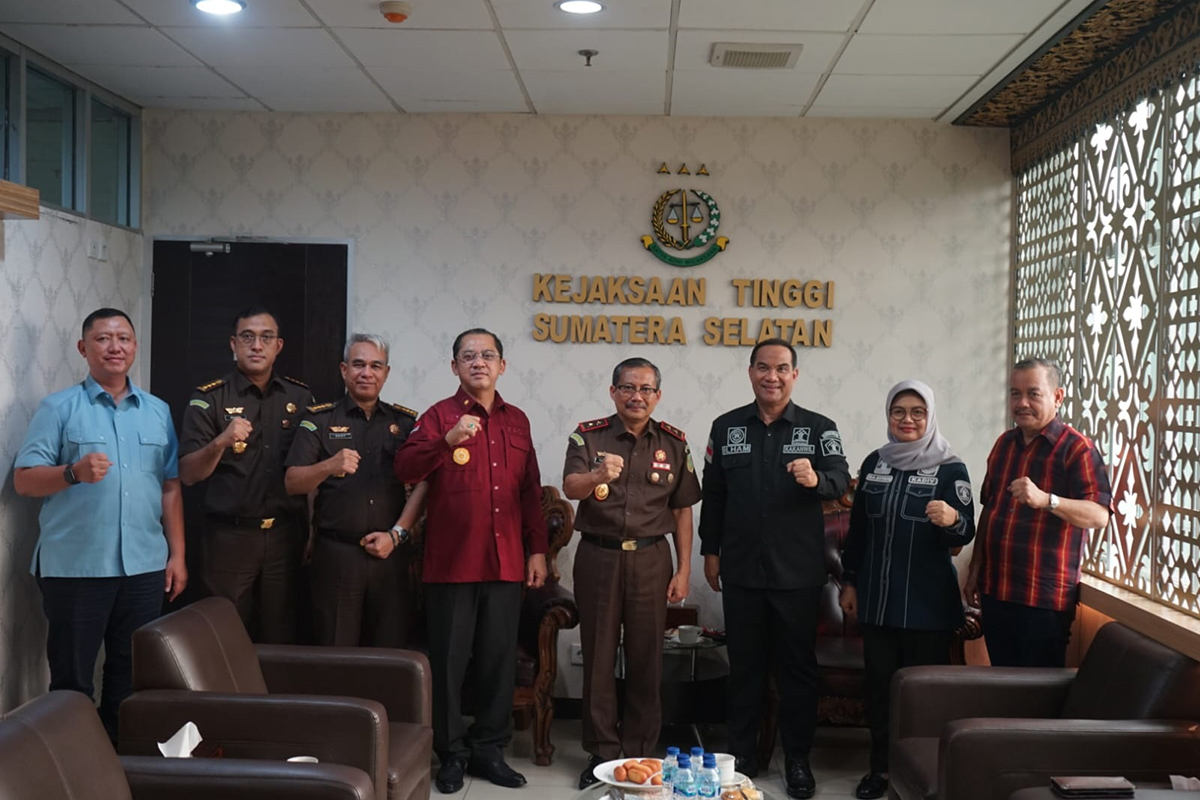 Perkuat Sinergi, Dr. Ilham Djaya Sambangi Kepala Kejaksaan Tinggi Sumatera Selatan