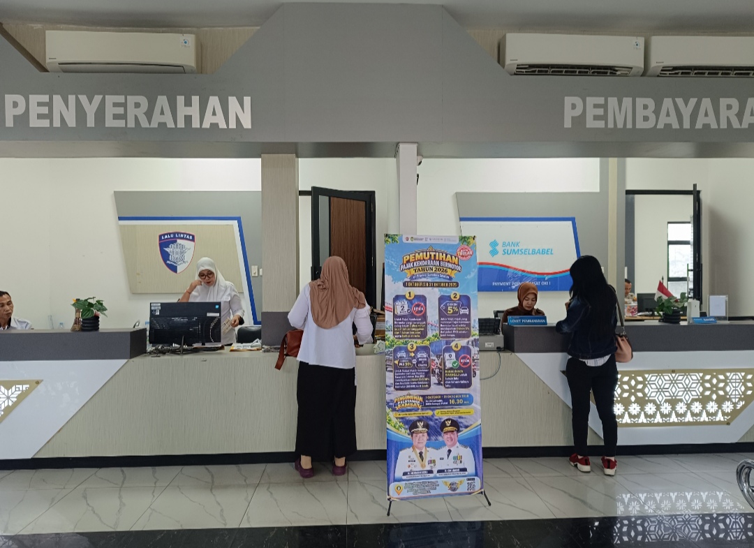 Ratusan Wajib Pajak Datangi Samsat OKI Manfaatkan Pemutihan Pajak 