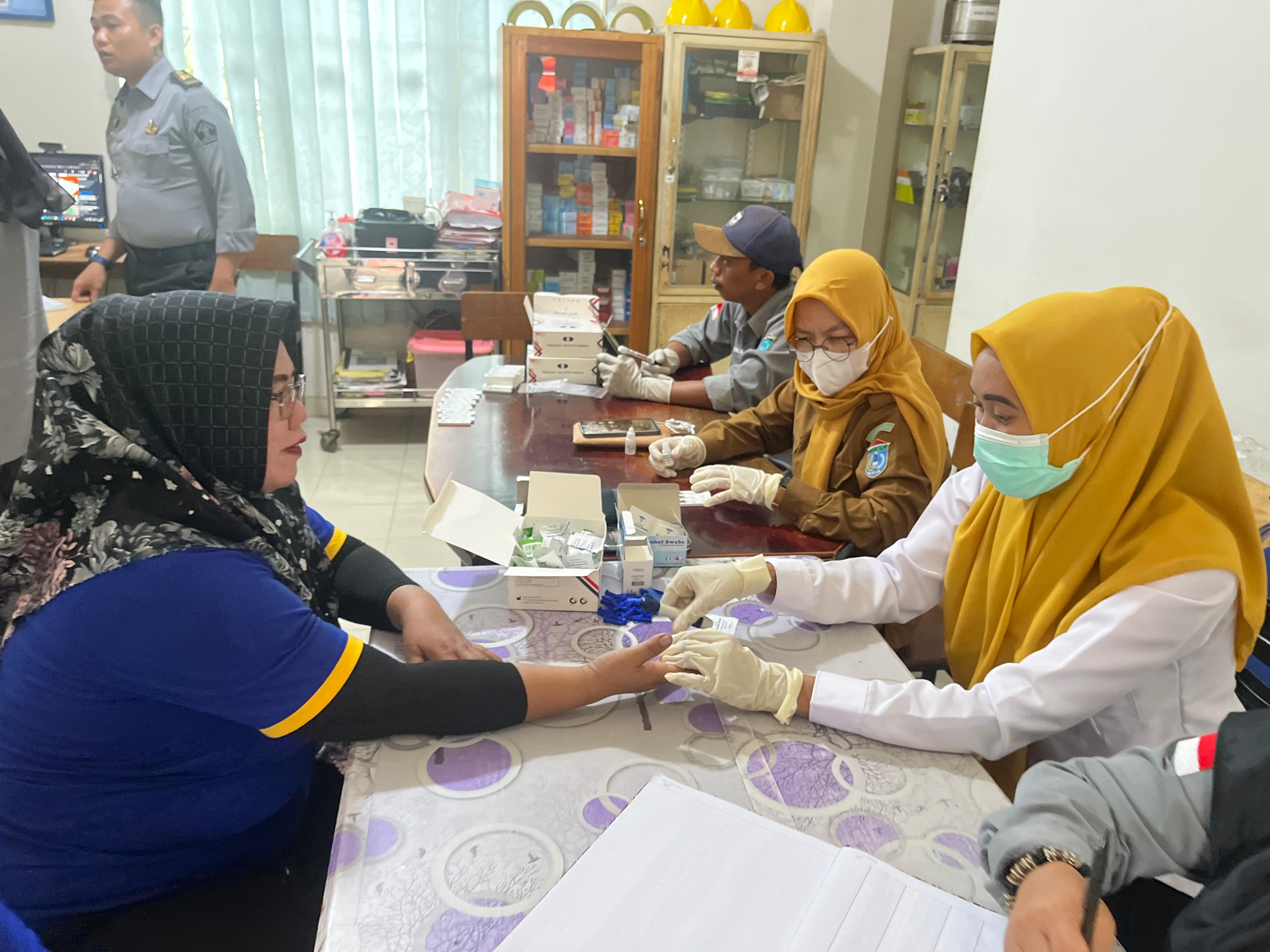 Cegah Penyakit Menular, Lapas Tanjung Raja Ogan Ilir Lakukan Pemeriksaan HIV kepada Warga Binaan