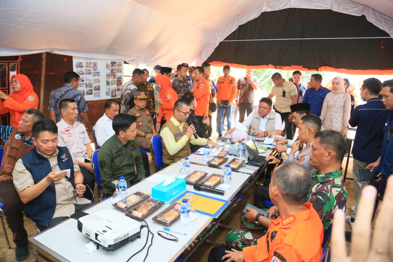  Tinjau Posko Karhutla di OKU Selatan, Herman Deru Minta Satgas Siaga Penuh Ancaman Kekeringan