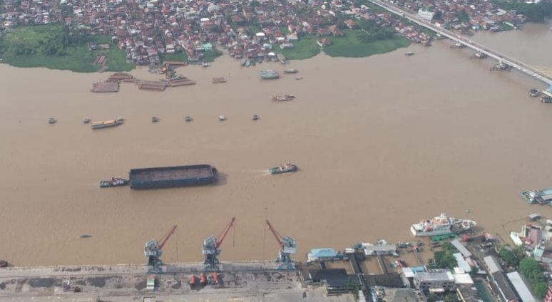 Pelindo Pastikan Tak Ada Gangguan Layanan Pasca Insiden Kapal di Sungai Musi