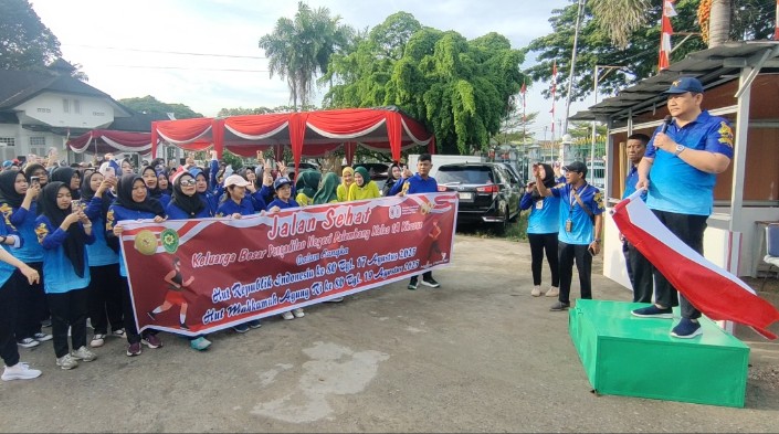 Meriah! Warga PN Palembang Gelar Jalan Sehat Peringati HUT RI ke-80 dan HUT MA RI ke-80