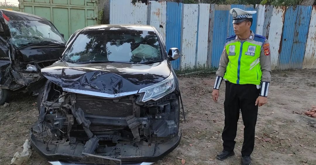  Dahului Kendaraan lain, Honda CRV Tabrak 2 Mobil dan Motor di Jalintim Palembang-Betung