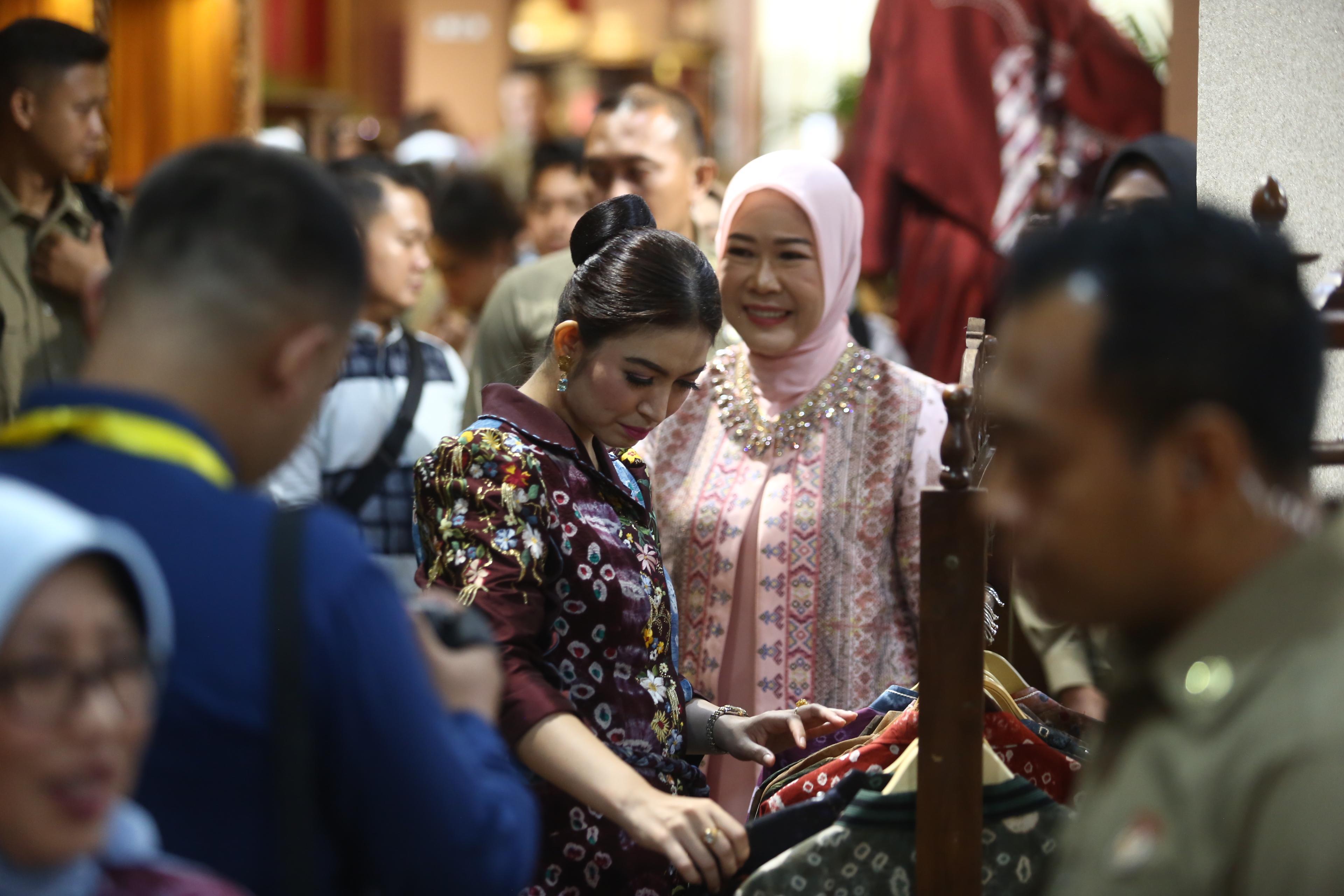 Ketua Umum Dekranas Apresiasi Produk Lokal Sumsel, UMKM Semringah