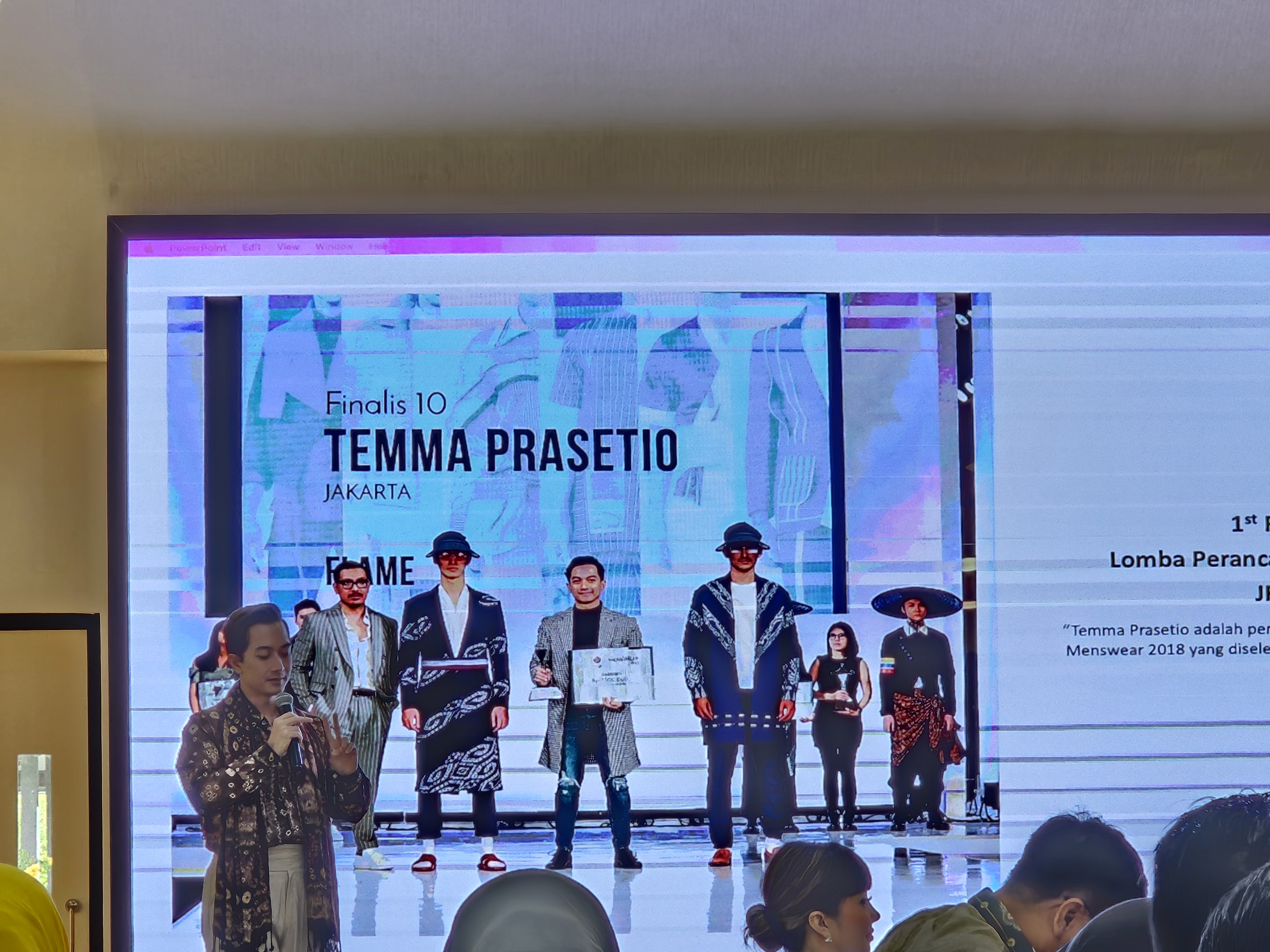 Jelang Jakarta Fashion Week 2025, Pupuk Indonesia Kolaborasikan UMKM Wastra Binaan dengan 2 Desainer Terkemuka