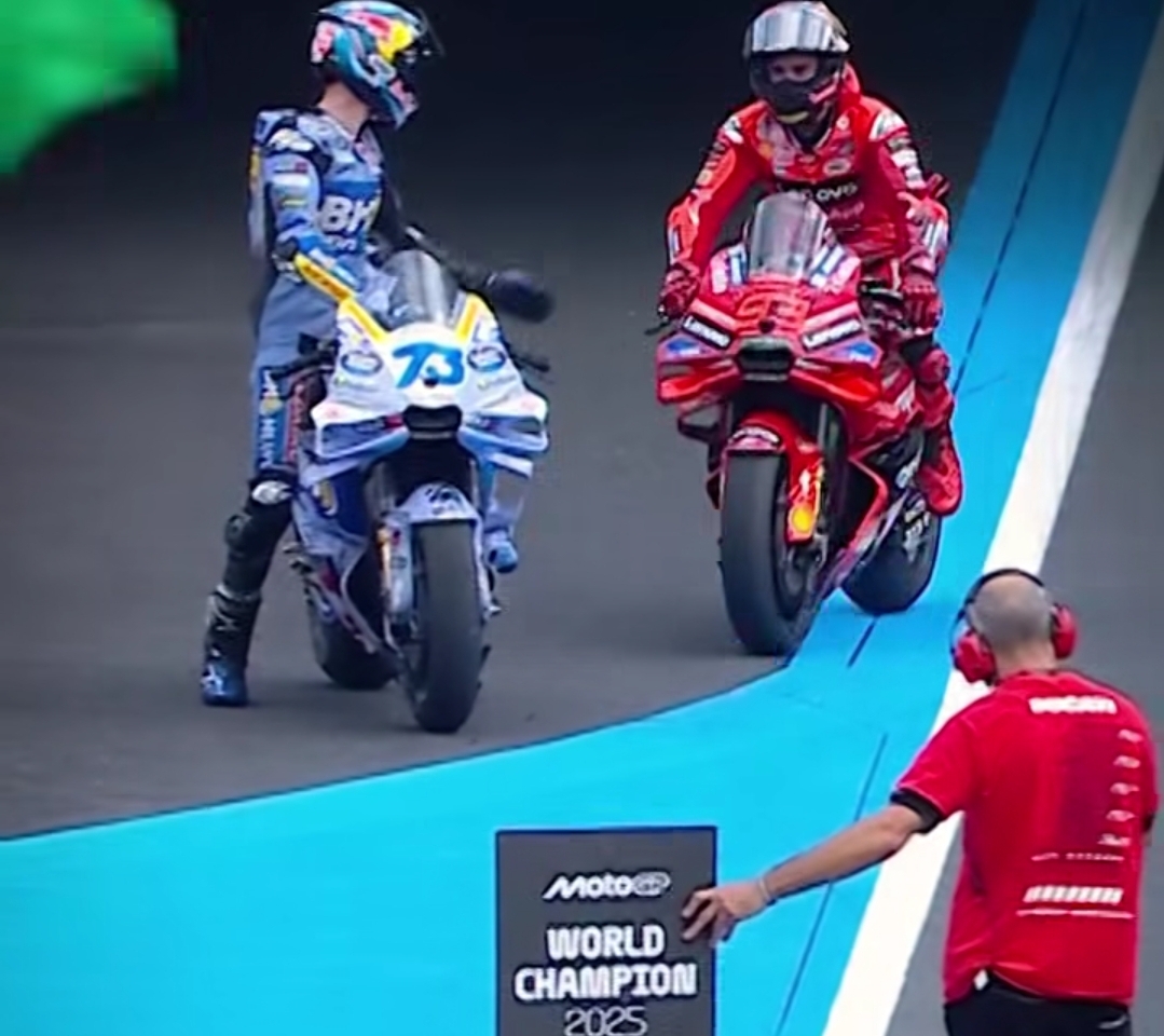 MotoGP Jepang 2025: Bagnaia Tercepat, Marquez Angkat Trofi Juara Dunia 