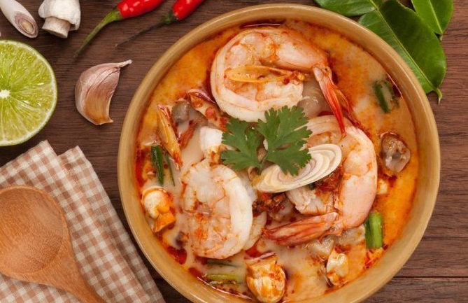 Yuk Intip Resep Tom Yum Santan Ayam Jamur Ala Thailand, Aromanya Bikin Lapar