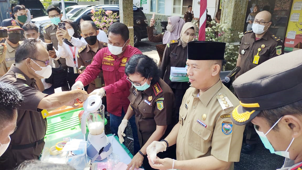 Kejari OKU Blender Barang Bukti Narkotika 