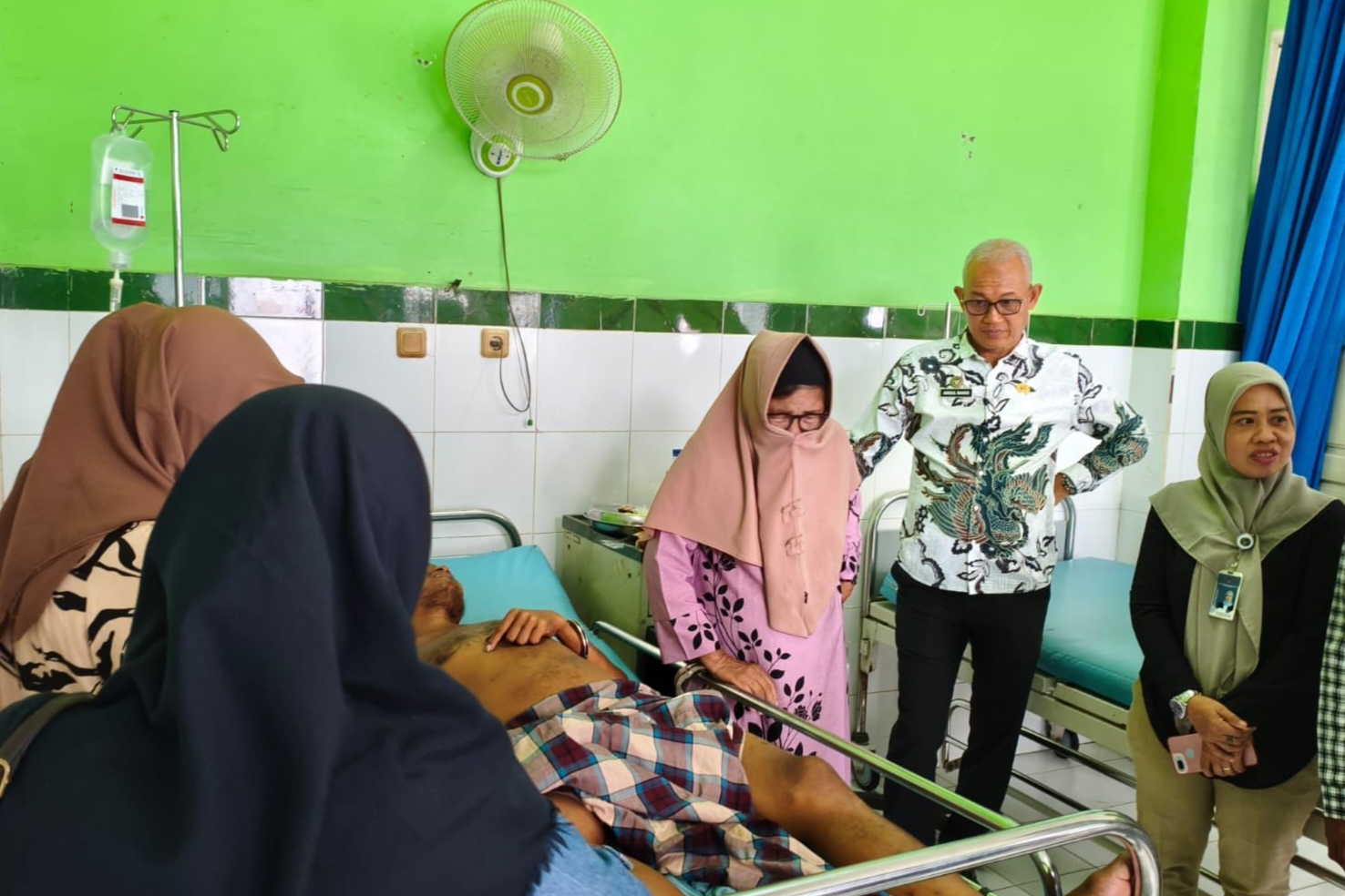 Kalapas Tanjung Raja Ogan Ilir Kunjungi Warga Binaan yang Rawat Inap di Rumah Sakit, Pastikan Layanan Maksimal