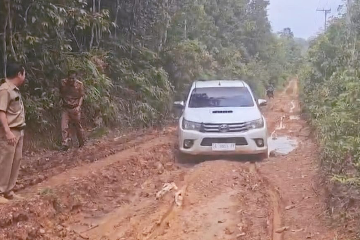 Pemkab Muara Enim Akan Bangun Secara Bertahap  Jalan Desa Pagar Agung