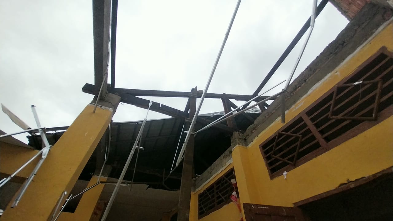 Atap SMP Negeri 39 Gandus Ambruk Diterjang Puting Beliung, Diknas Kota Palembang Langsung Turun ke Lapangan 