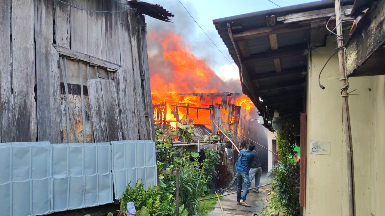 8 Ulu Palembang Menyala, 3 Rumah Semi Permanen Hangus Dilalap Si Jago Merah 