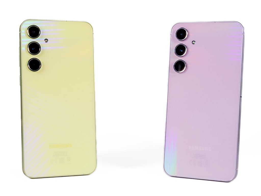Adu Spesifikasi Samsung Galaxy A55 5G Vs Galaxy A56 5G, Ada 3 Peningkatan?