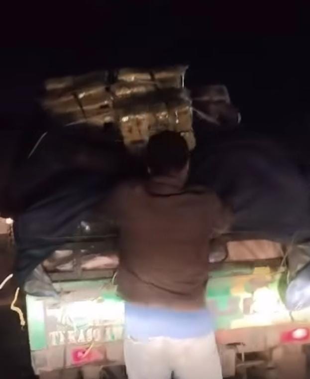 Aksi Bak Bajing Loncat Kembali Terjadi di Pasar Induk Jakabaring, Sobek Terpal Mobil Angkutan Barang