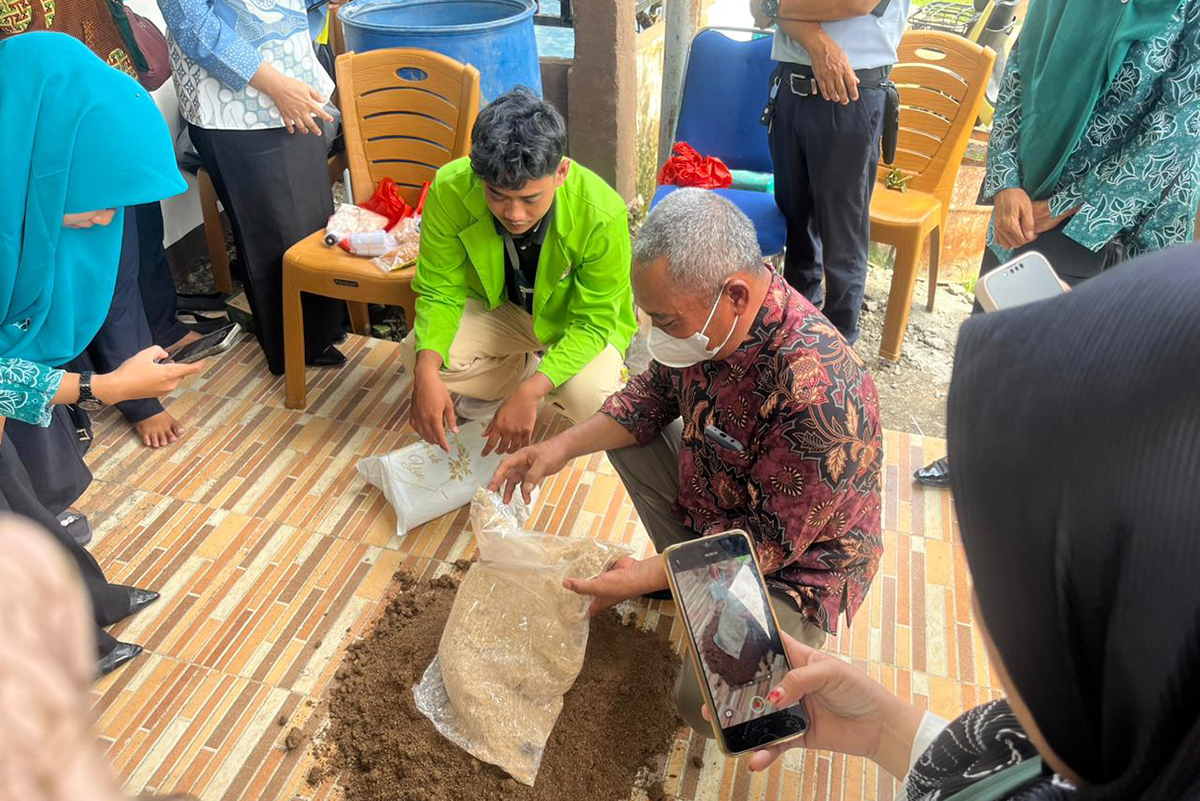Berdayakan Perempuan, PT TeL dan DPPPA Muara Enim Gelar Pelatihan Budidaya Jamur Tiram