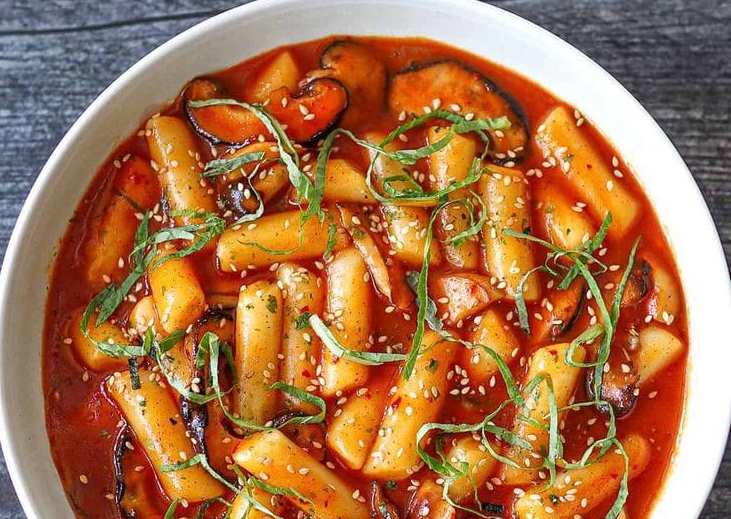 Pedasnya Bikin Melintir! Ini Resep Tteokbokki, Makanan Pedas Khas Korea yang Wajib Dicoba  