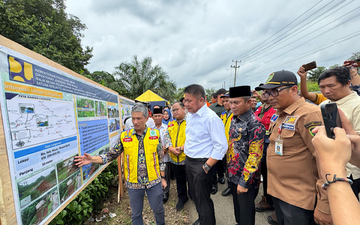 Gubernur Sumsel Herman Deru Gercep Tinjau Jalan Longsor Penghubung Musi Rawas-Muba