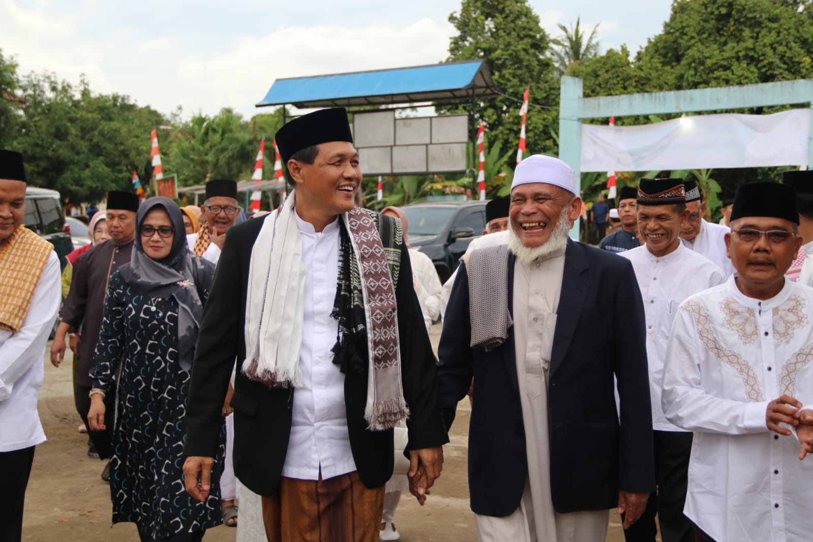 Balek Dusun! Bupati Muara Enim H Edison Hadiri Peringatan Malam Nuzulul Quran di Desa Banuayu