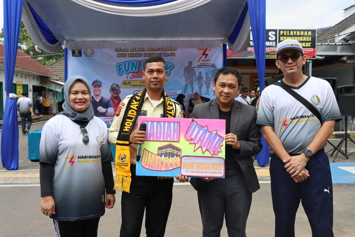 Imigrasi Palembang Semarakkan Hari Bhakti Imigrasi Ke-74 dengan Fun Walk dan Senam Bersama