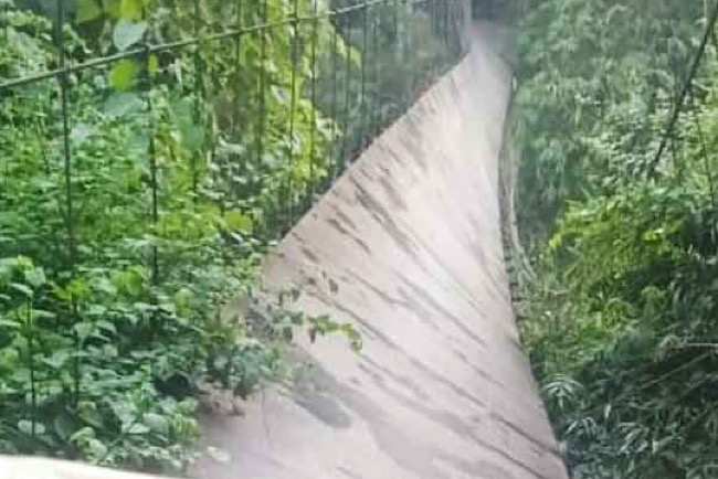 Jembatan Gantung di OKU Putus Tali Seling Tak Mampu Tampung Ratusan Penonton Lihat Lomba Renang di Sungai Ogan