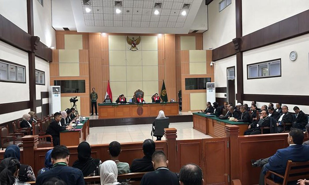 Eksepsi dr Tifa Dikabulkan Hakim, Surat Dakwaan Jaksa Batal Demi Hukum 