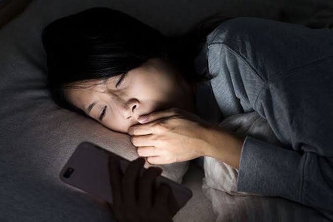 Stop Bucin! Ini Dampak Buruk dari Sleep Call, Salah Satunya Meningkatkan Resiko Kanker
