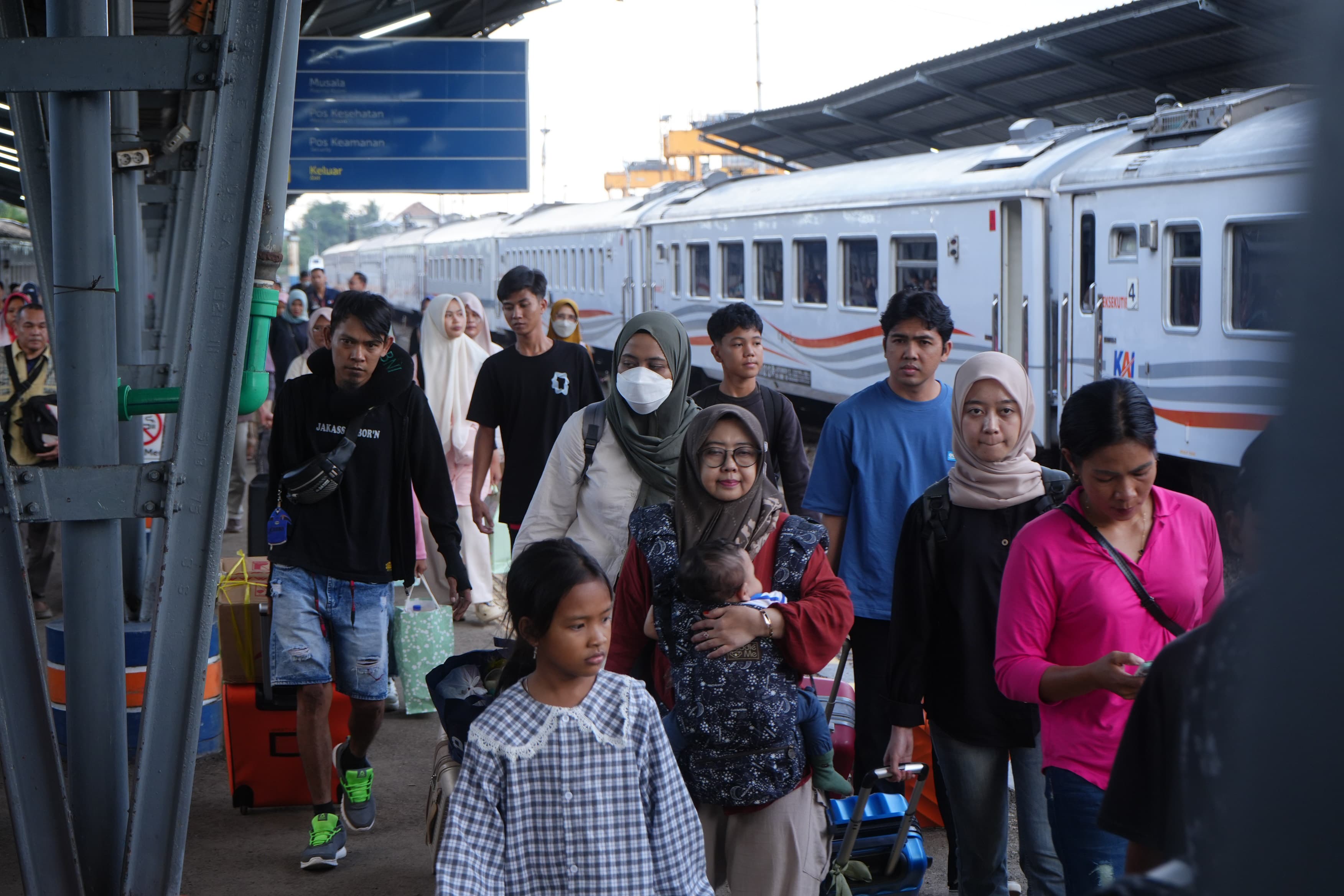 KAI Divre III Palembang Kembali Ingatkan Ketentuan Tiket Kereta Api bagi Anak-anak