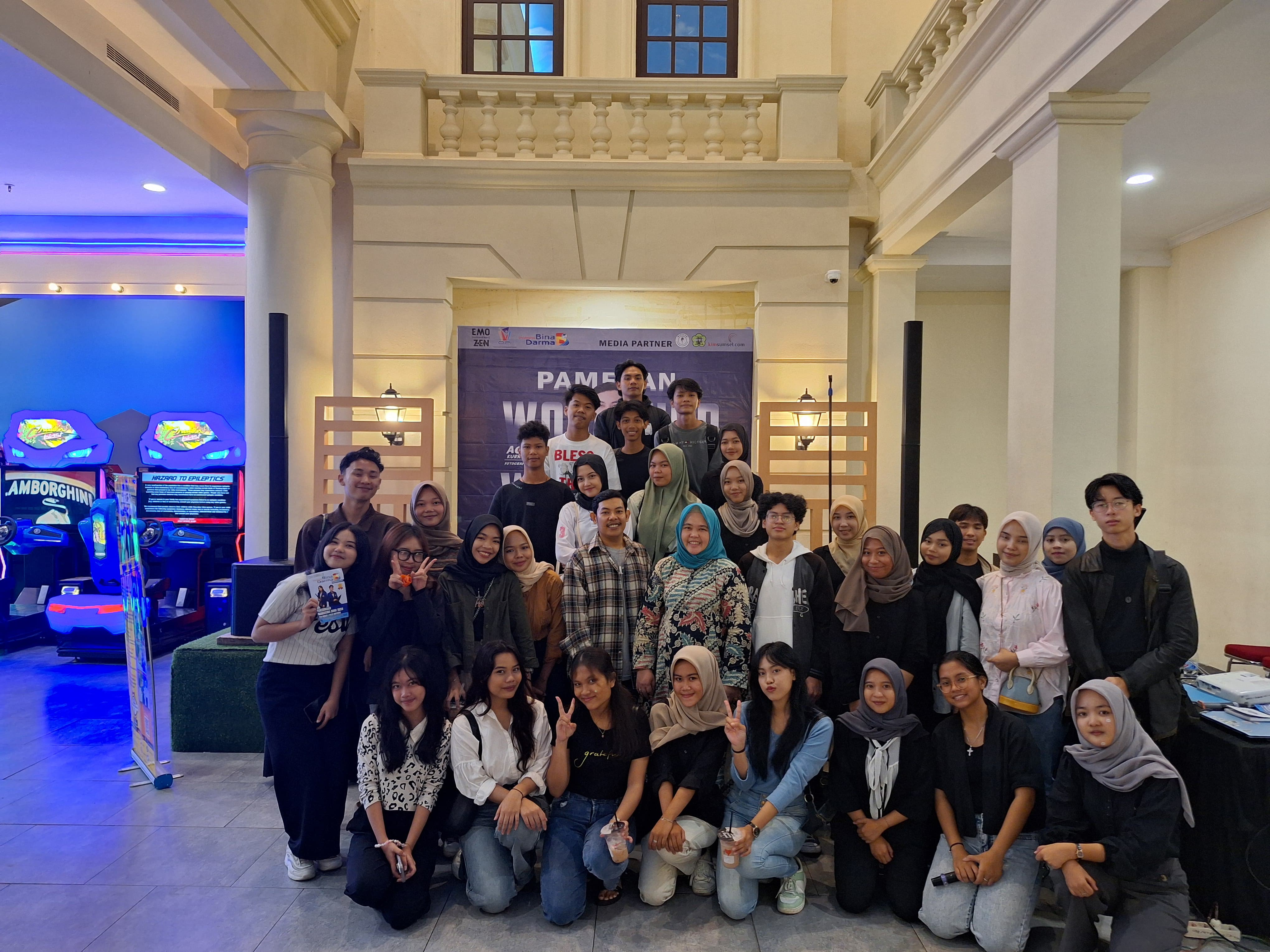 Prodi Ilmu Komunikasi UBD Sukses Adakan Pameran dan Workshop Fotografi Emozen